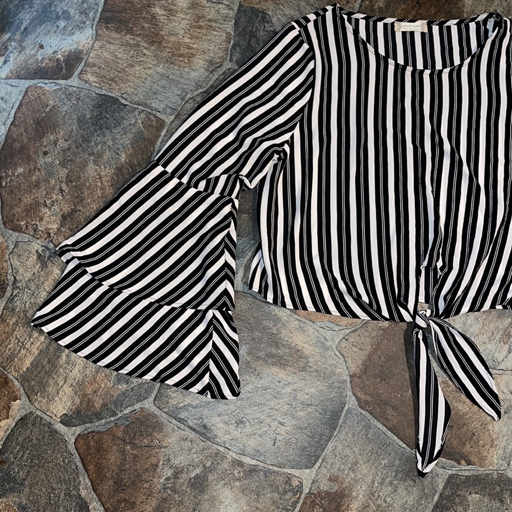 Alter’d State bell sleeve blouse